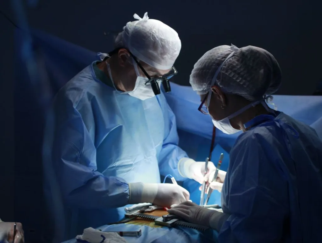 cirurgia implante coclear